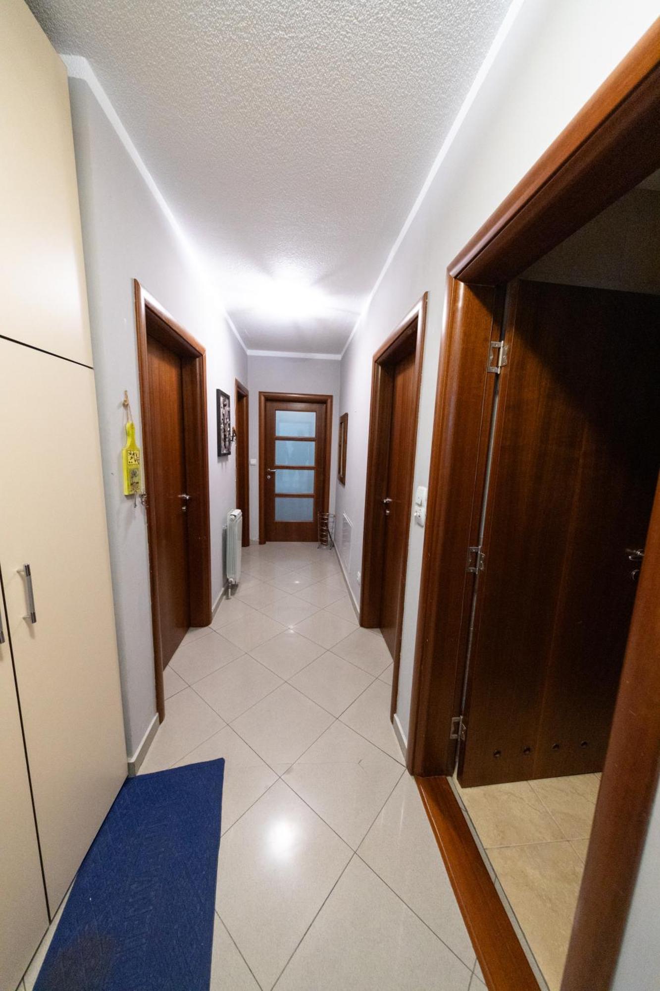 Lux Place Apartments Downtown Крагуевац Экстерьер фото