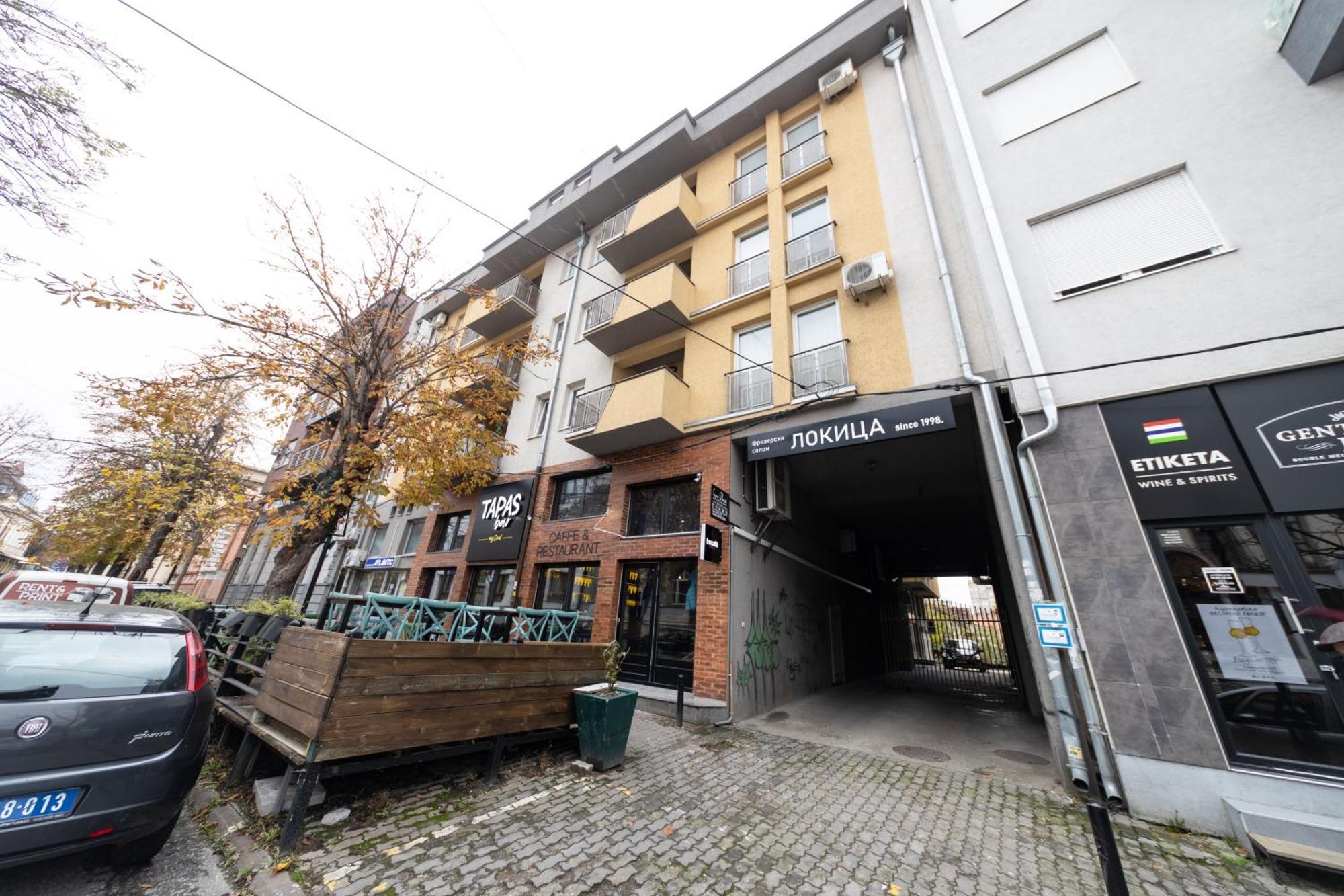 Lux Place Apartments Downtown Крагуевац Экстерьер фото